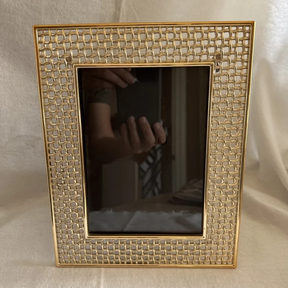 Decorative Picture Frame Gold Tone Basket Weave 3D Effect Table Top For 5x7 Size